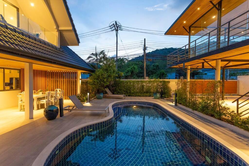 Brand New, Designer Furnishing, Hot Tub, Gym, Pool V98 Villa