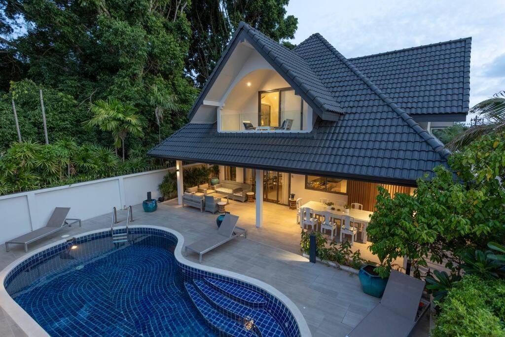 Villa Brand New, Designer Furnishing, Hot Tub, Gym, Pool V98