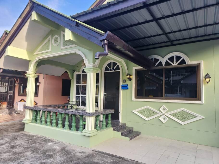 Karon Beach Holiday Home Karon