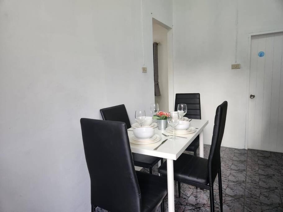 Holiday home Karon Beach Holiday Home