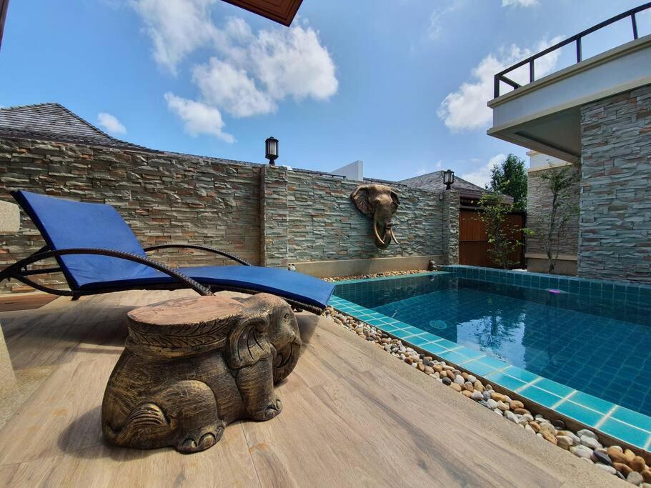 拉威海滩豪华泳池别墅 Pool Villa