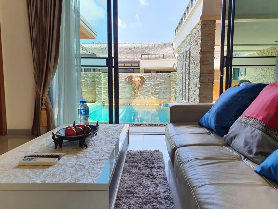 Villa 拉威海滩豪华泳池别墅 Pool