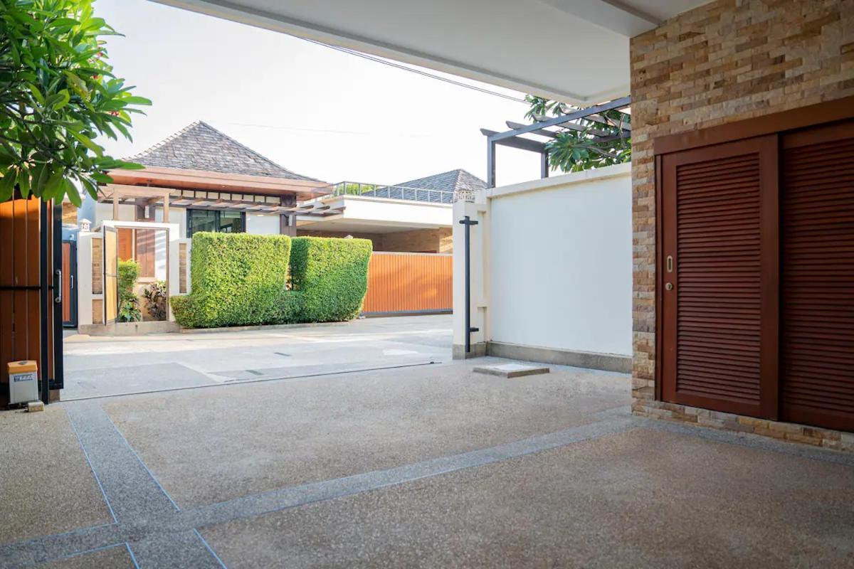 拉威海滩豪华泳池别墅 Pool Villa *