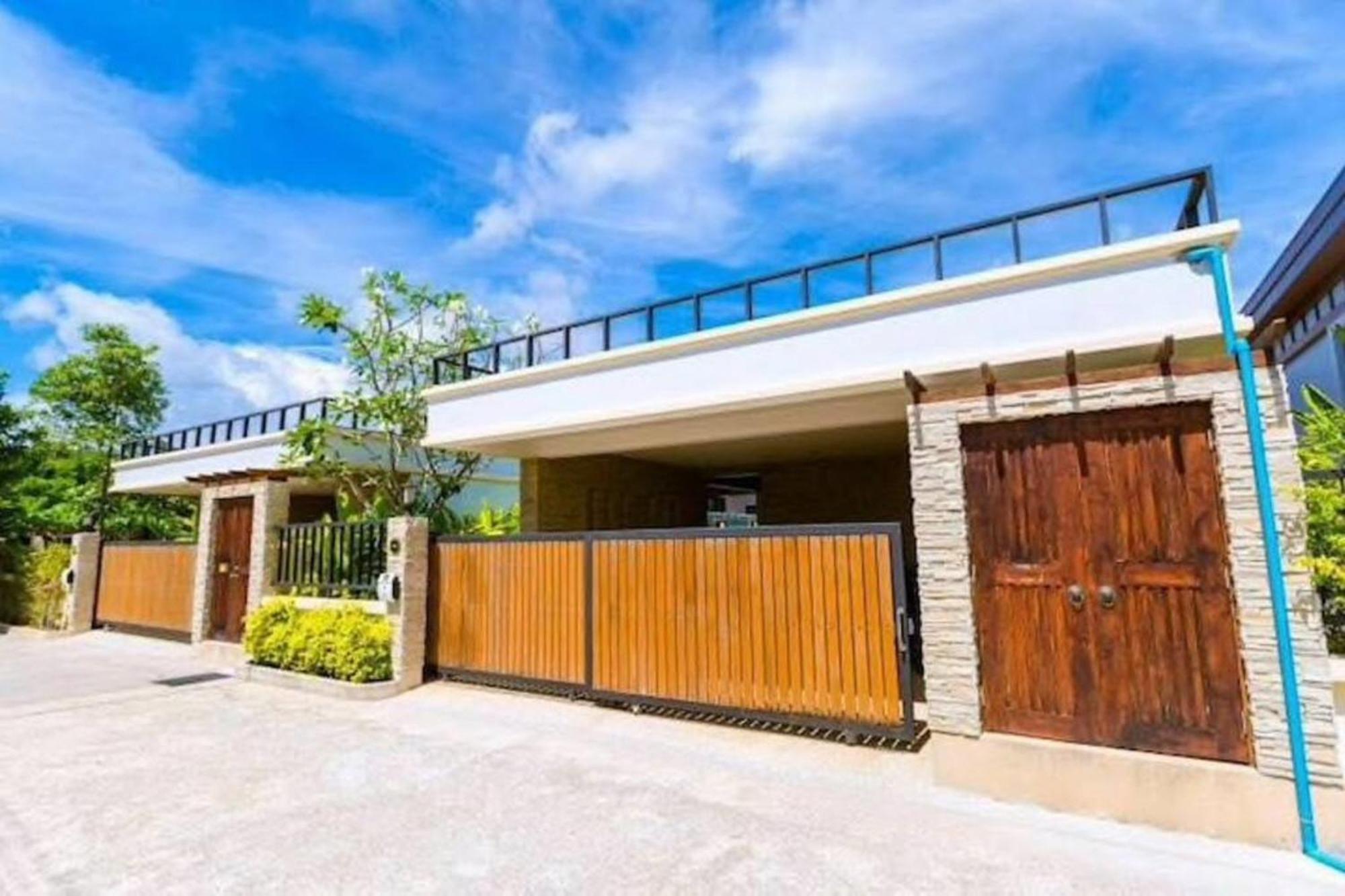 拉威海滩豪华泳池别墅 Pool Villa Rawai