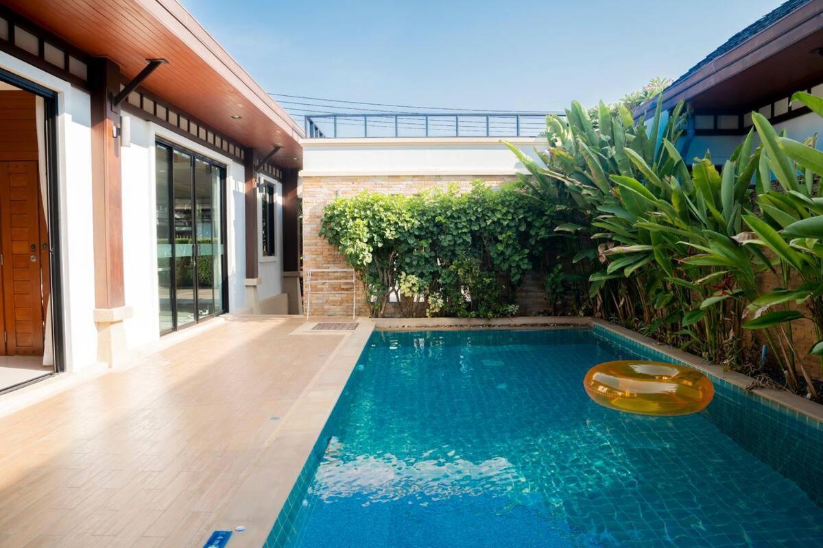 拉威海滩豪华泳池别墅 Pool Villa Rawai