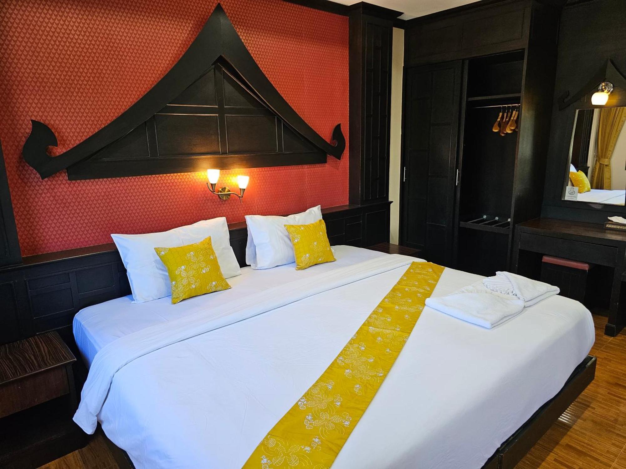 Hotel Nanai 2 Phuket 3*