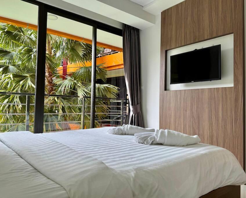 With Jungle And Pool View Apartment