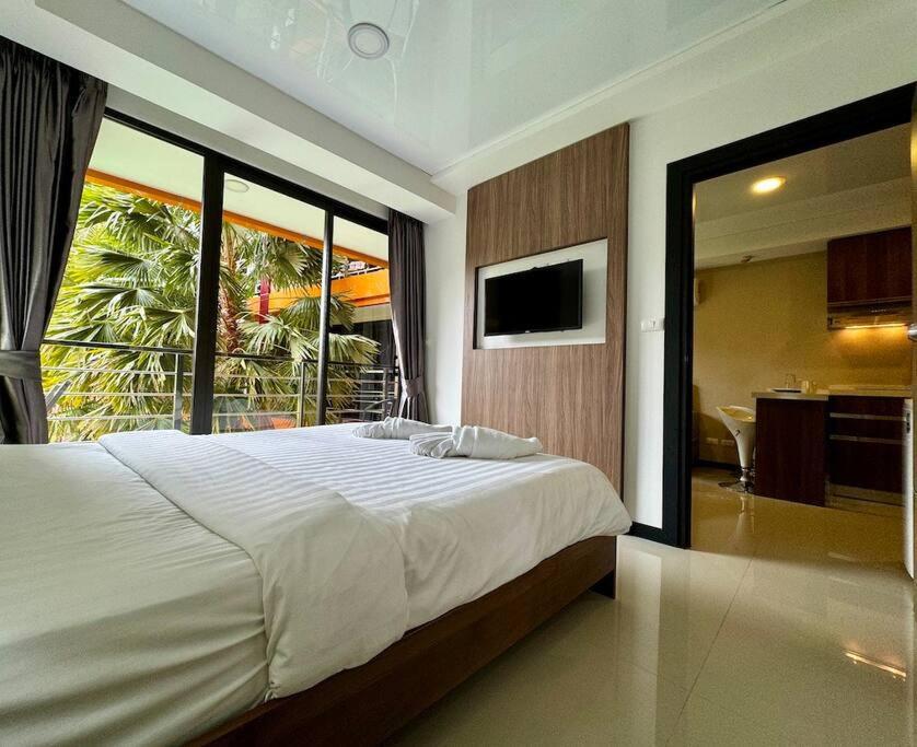 With Jungle And Pool View Apartment