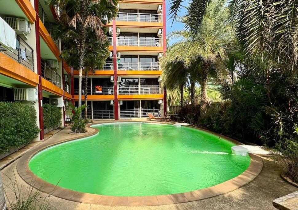 Apartment With Jungle And Pool View