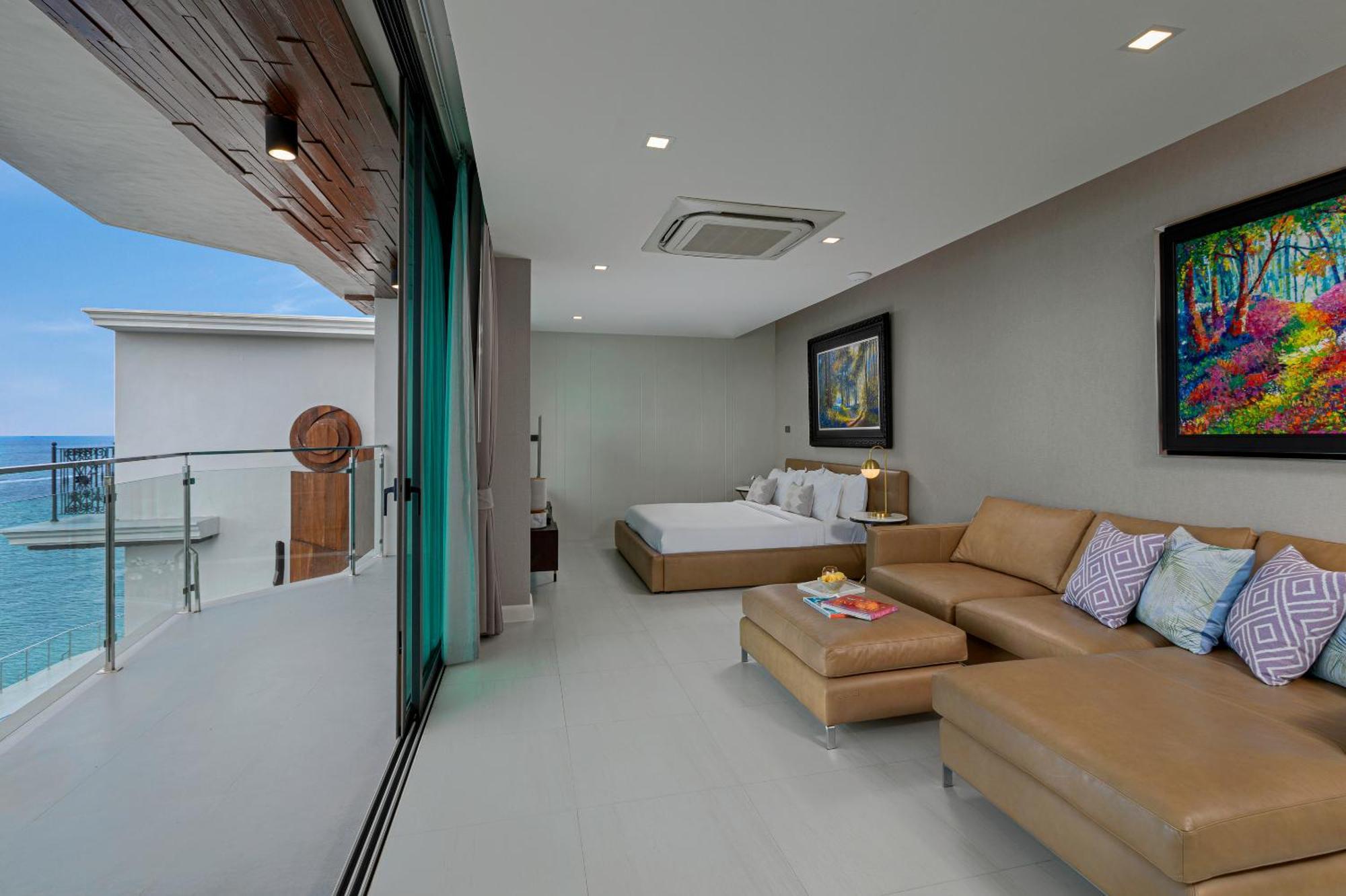 W Luxury *