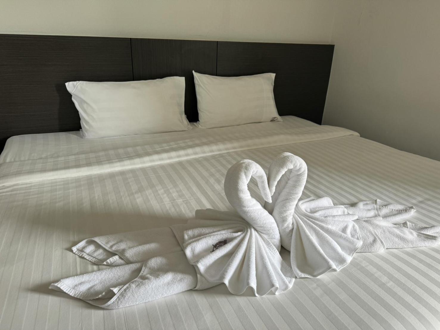 Hotel 77 & 3*