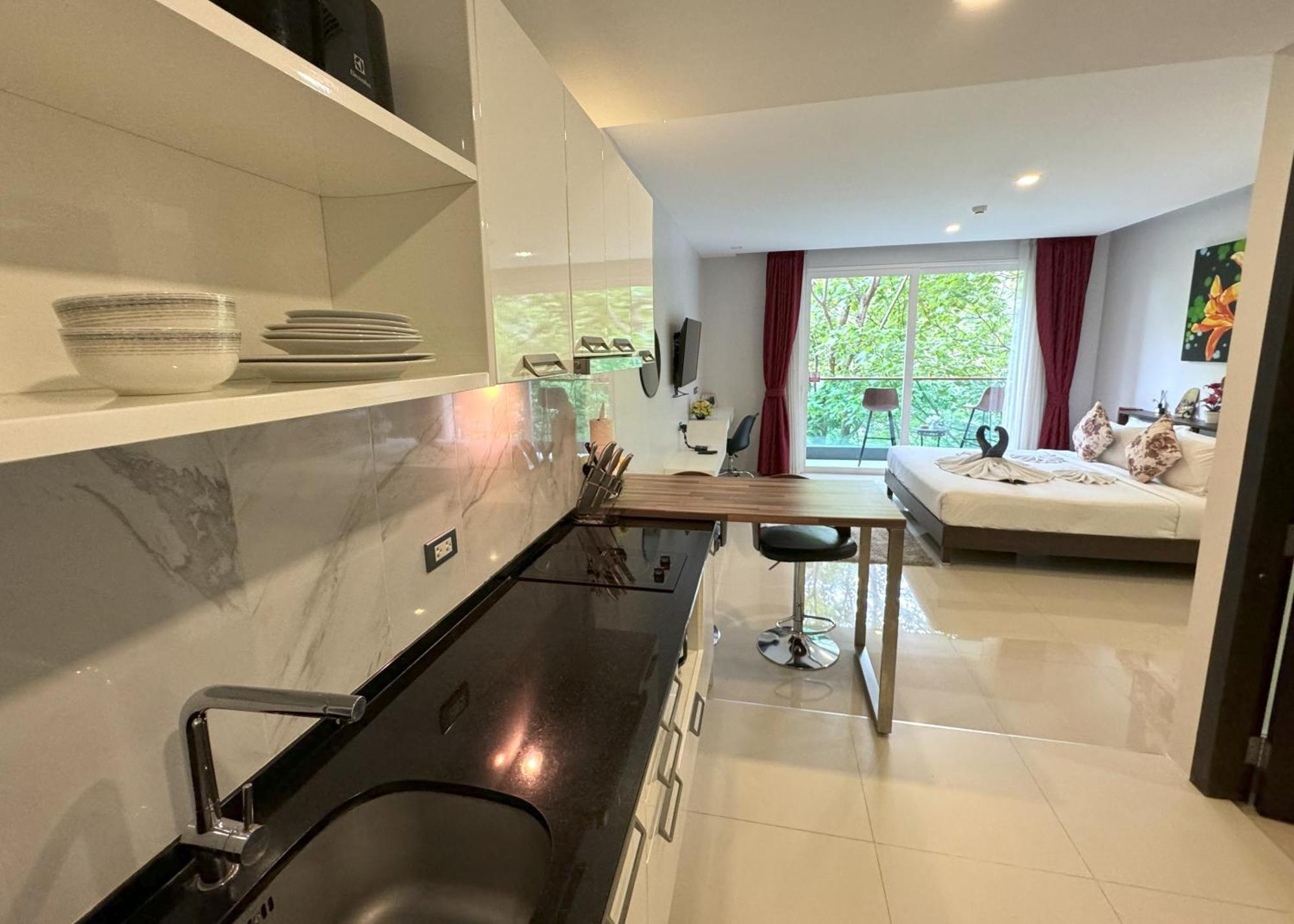 Apartment Private At Emerald Terrace