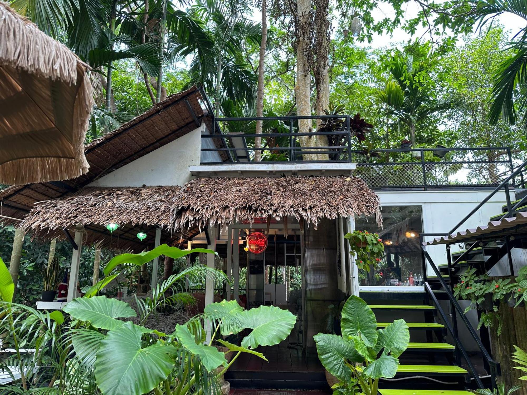 Nua Tone & Cafe *
