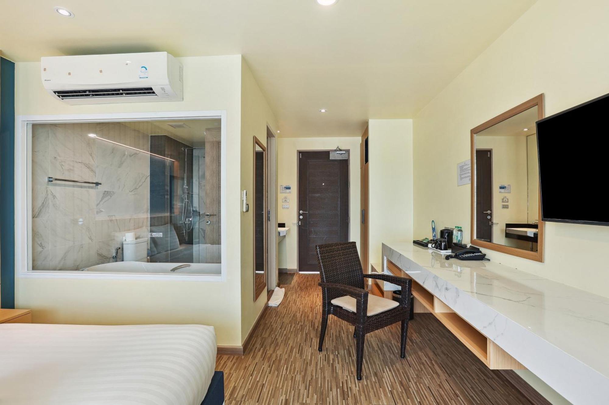 Dome 4* Strand Kata