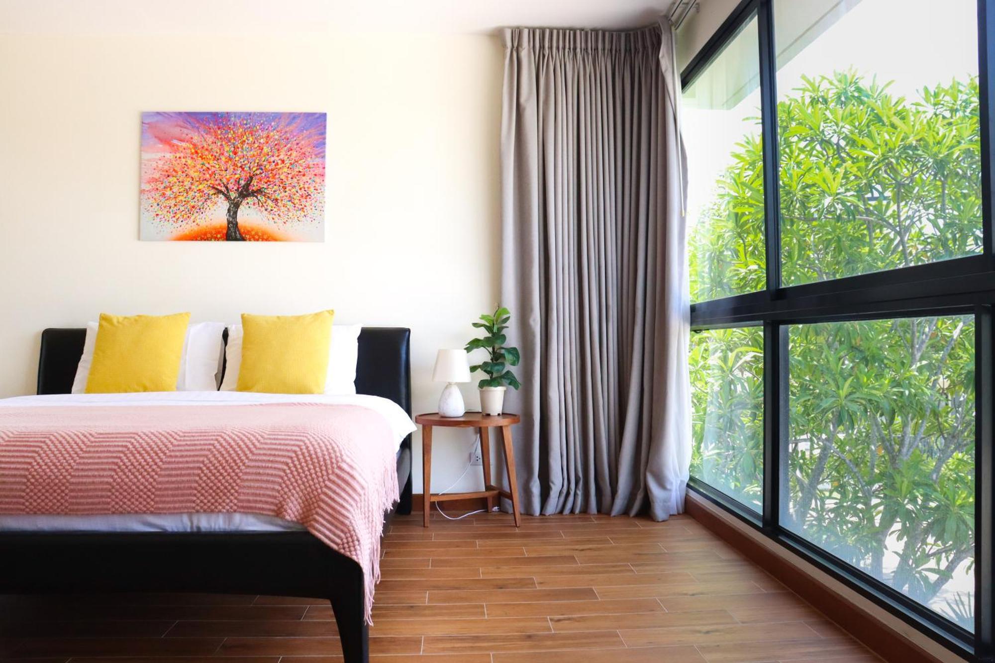 Big Garden Townhouse Laguna Park Villa *