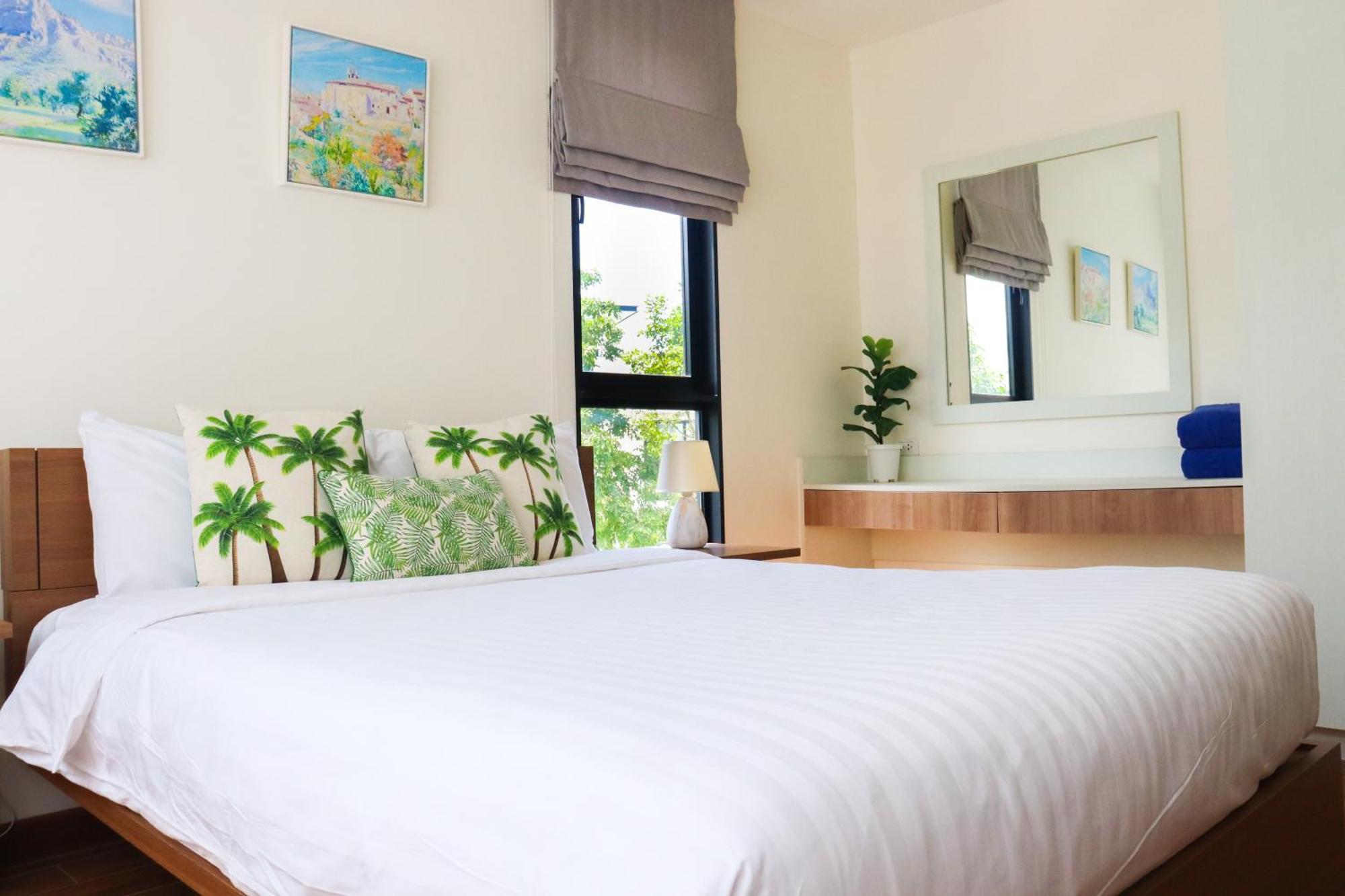 Big Garden Townhouse Laguna Park Villa