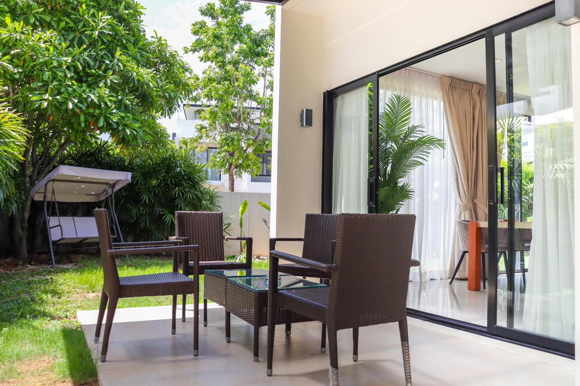 Big Garden Townhouse Laguna Park *