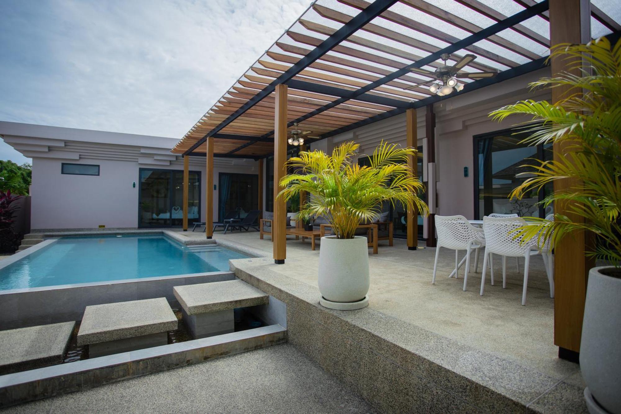 Gold Chariot Pool Villa, Phuket - Sha Certified Villa *