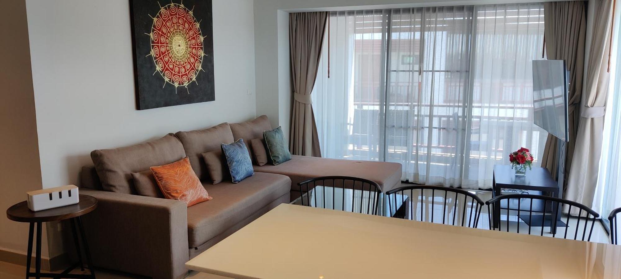 Private Pool With 2 Bedrooms Apartment