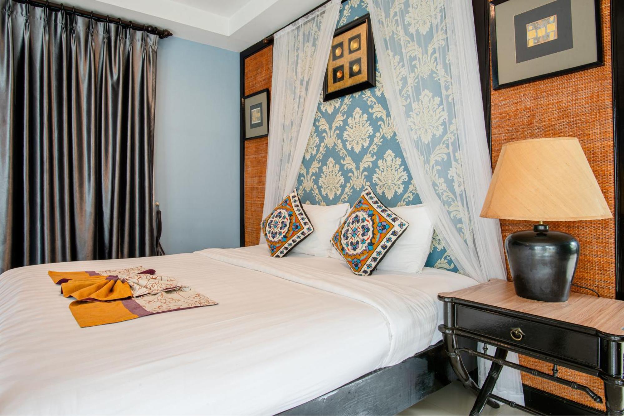 Hotel Colorful Pool 5*
