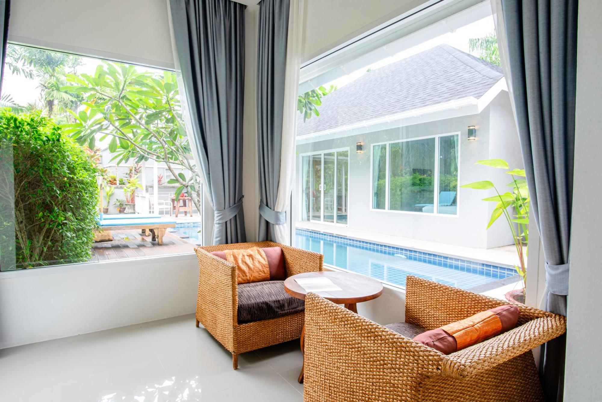 Colorful Pool Ban Chin Tham Mai
