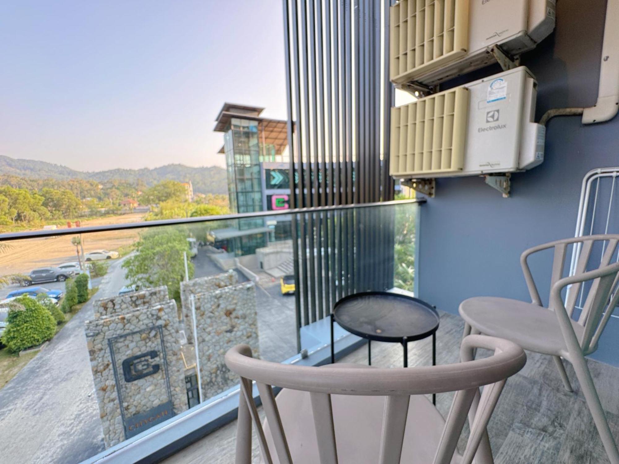Modern Urban Living Apartment Kamala Beach