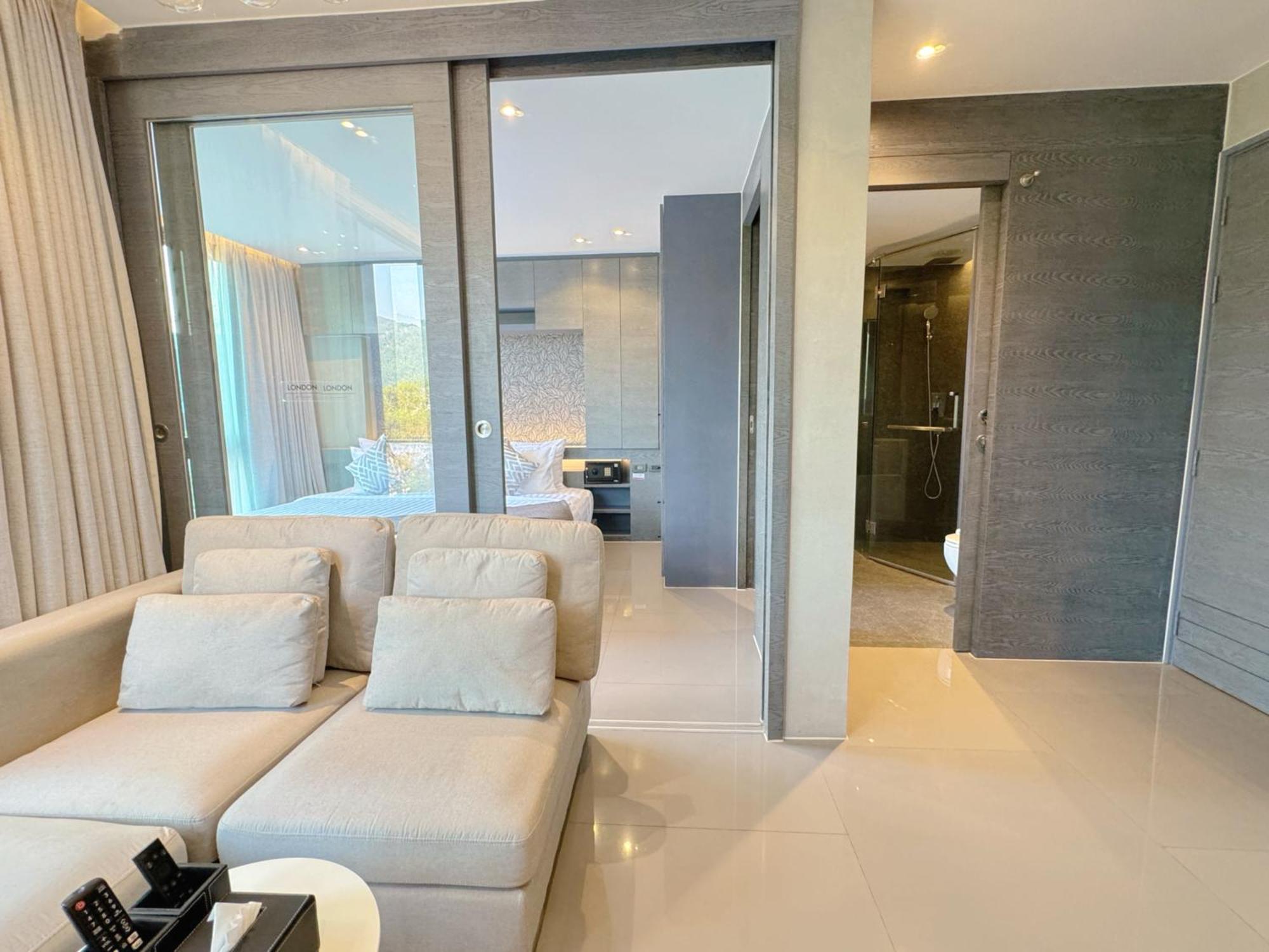 Modern Urban Living Apartment
