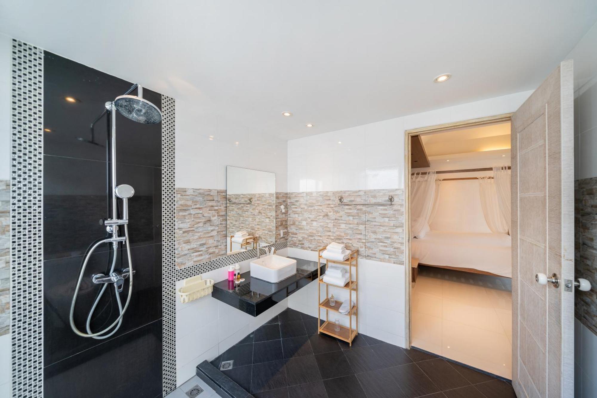 Vila Bangtao 3 Bedroom *
