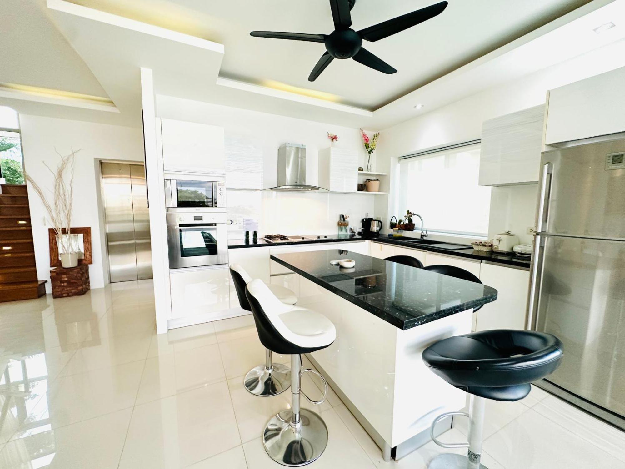 Oceanview Pool Rawai Phuket 3br Villa *