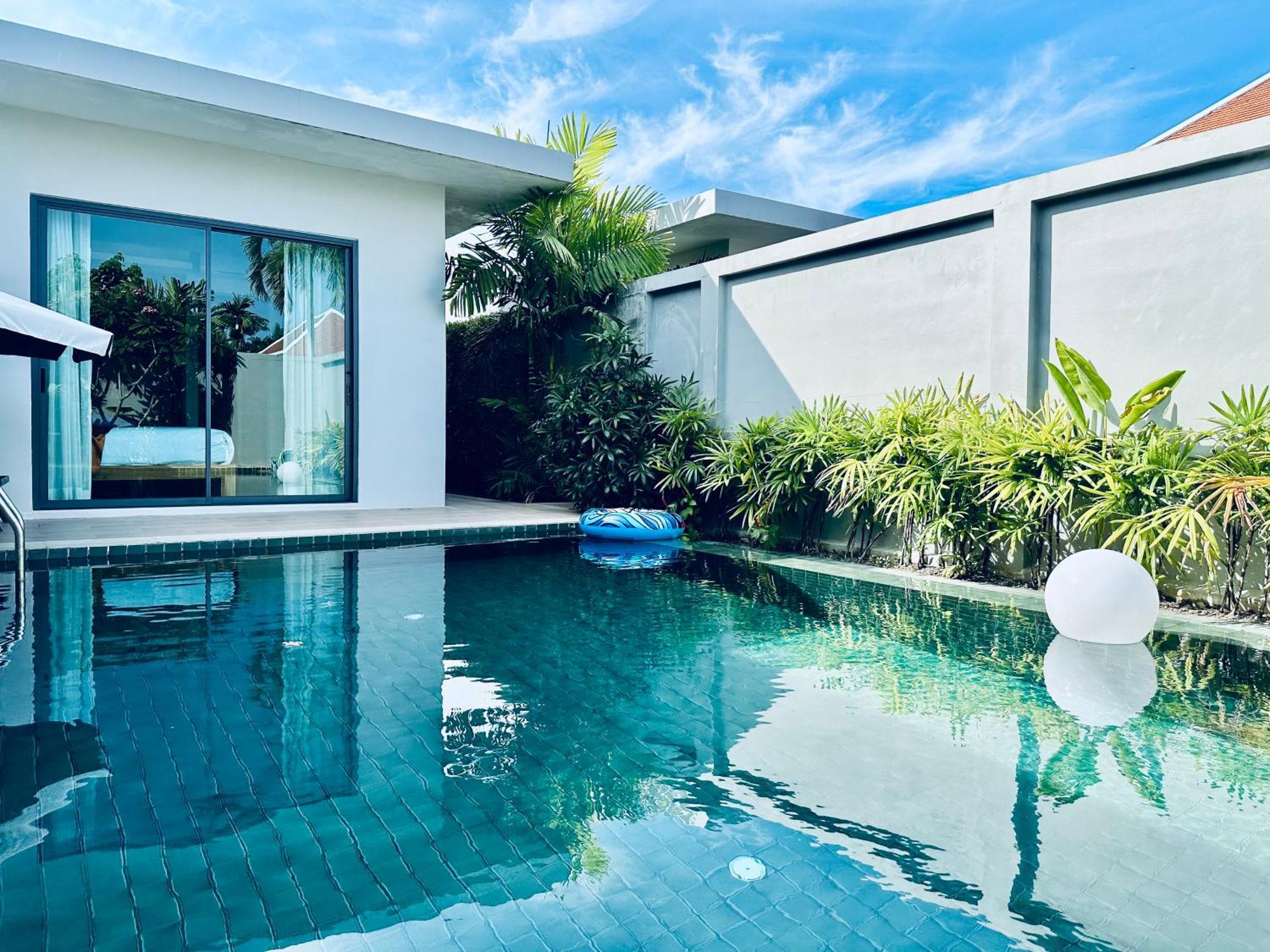 Villa Spring Pool