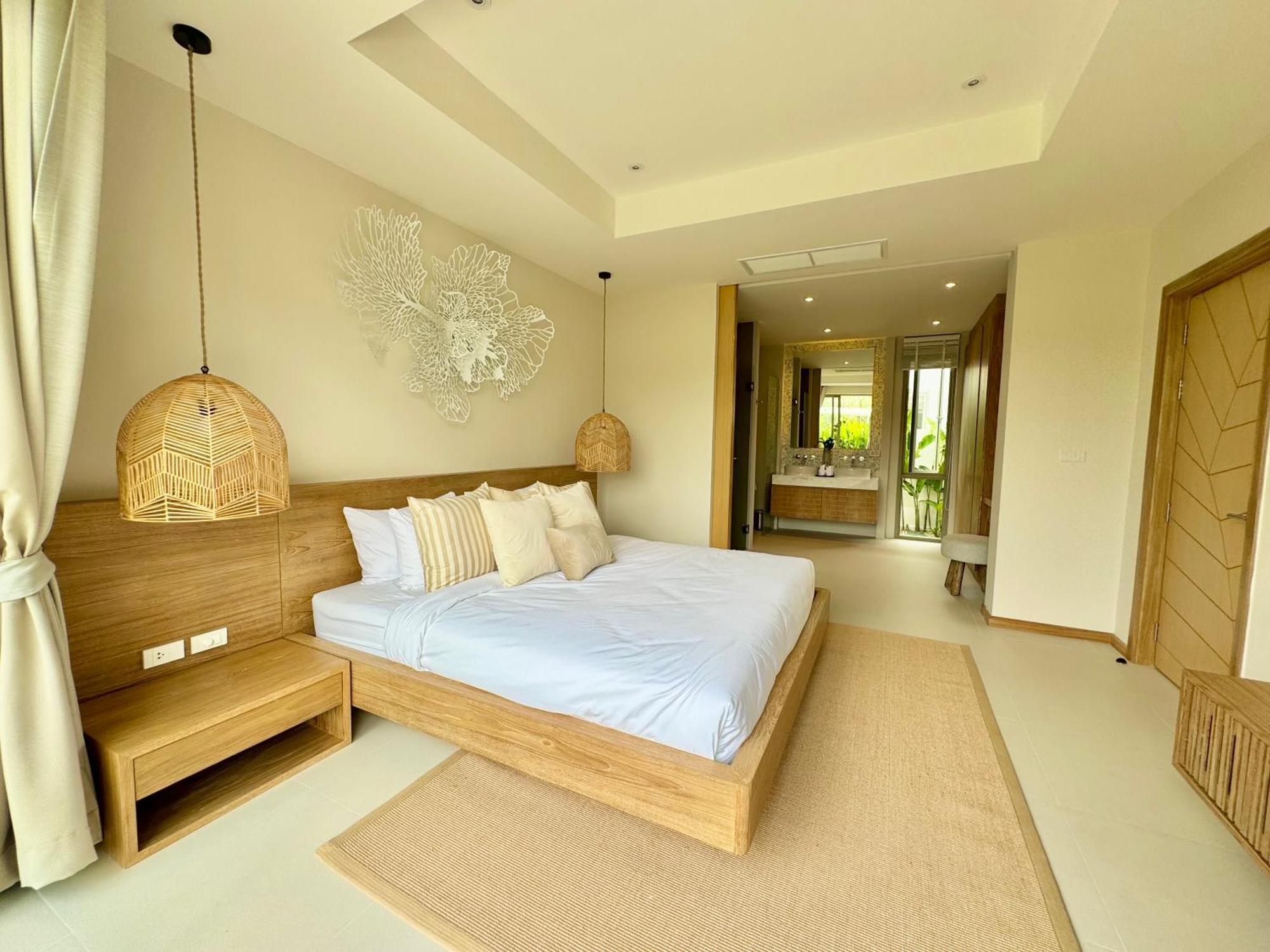 Luxury 3 Bedroom Pool Villa *