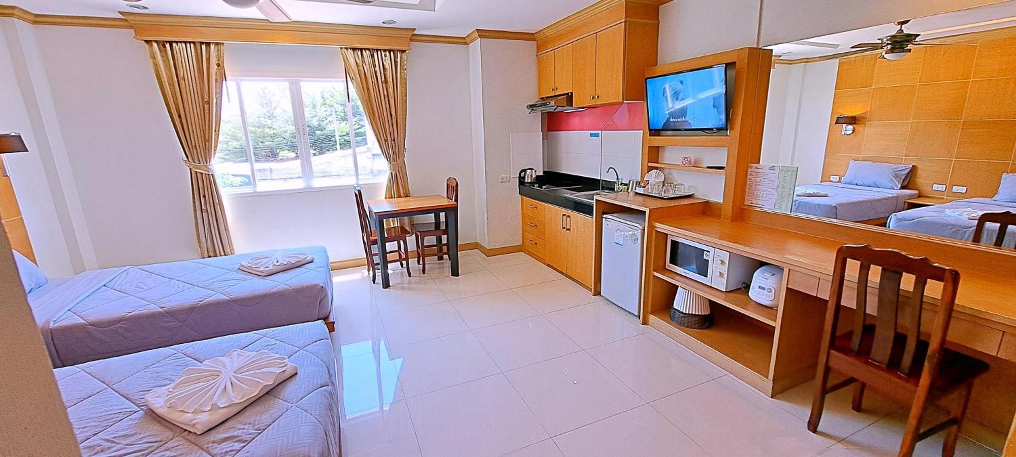 Harbor & Service Hotel 3*