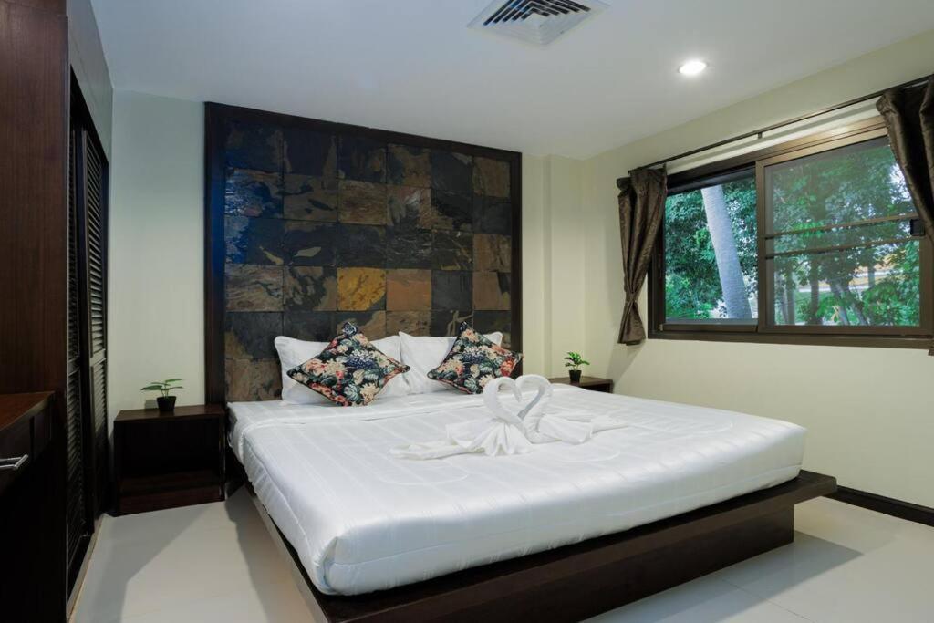 Tropical View In Hillside - Sgc1 Apartment
