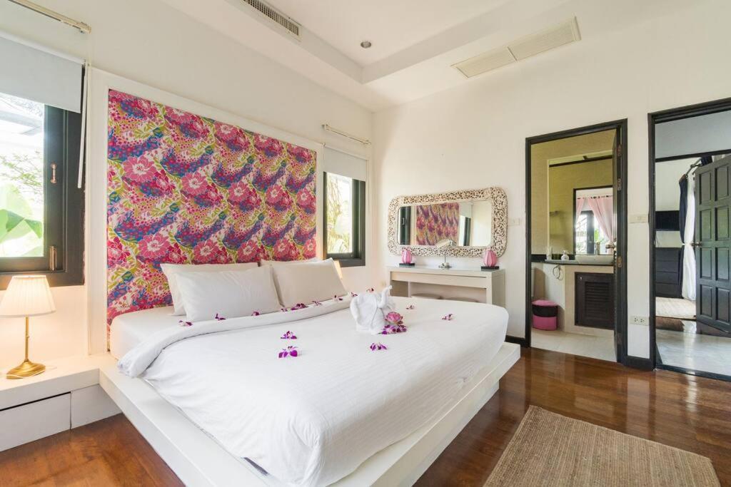 Holiday home 6 Bedroom Pool Villa,