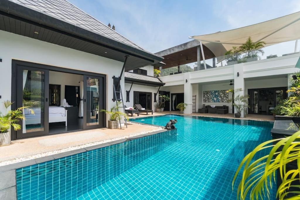 6 Bedroom Pool Villa, Holiday home *