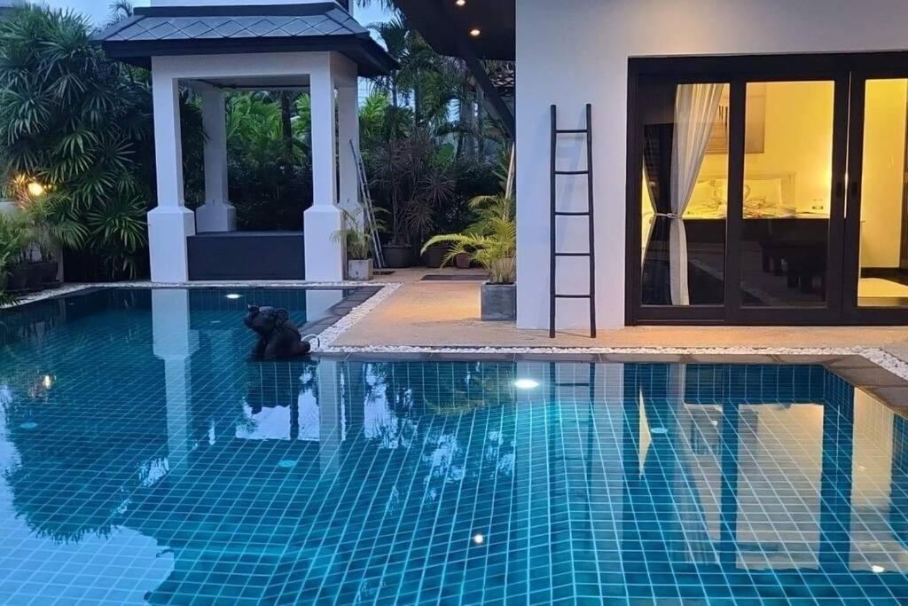 6 Bedroom Pool Villa,