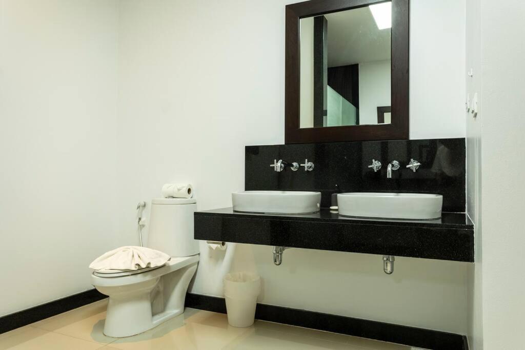 Villa Exclusive Newly Renovated On Saiyuan Estate V101 Rawai