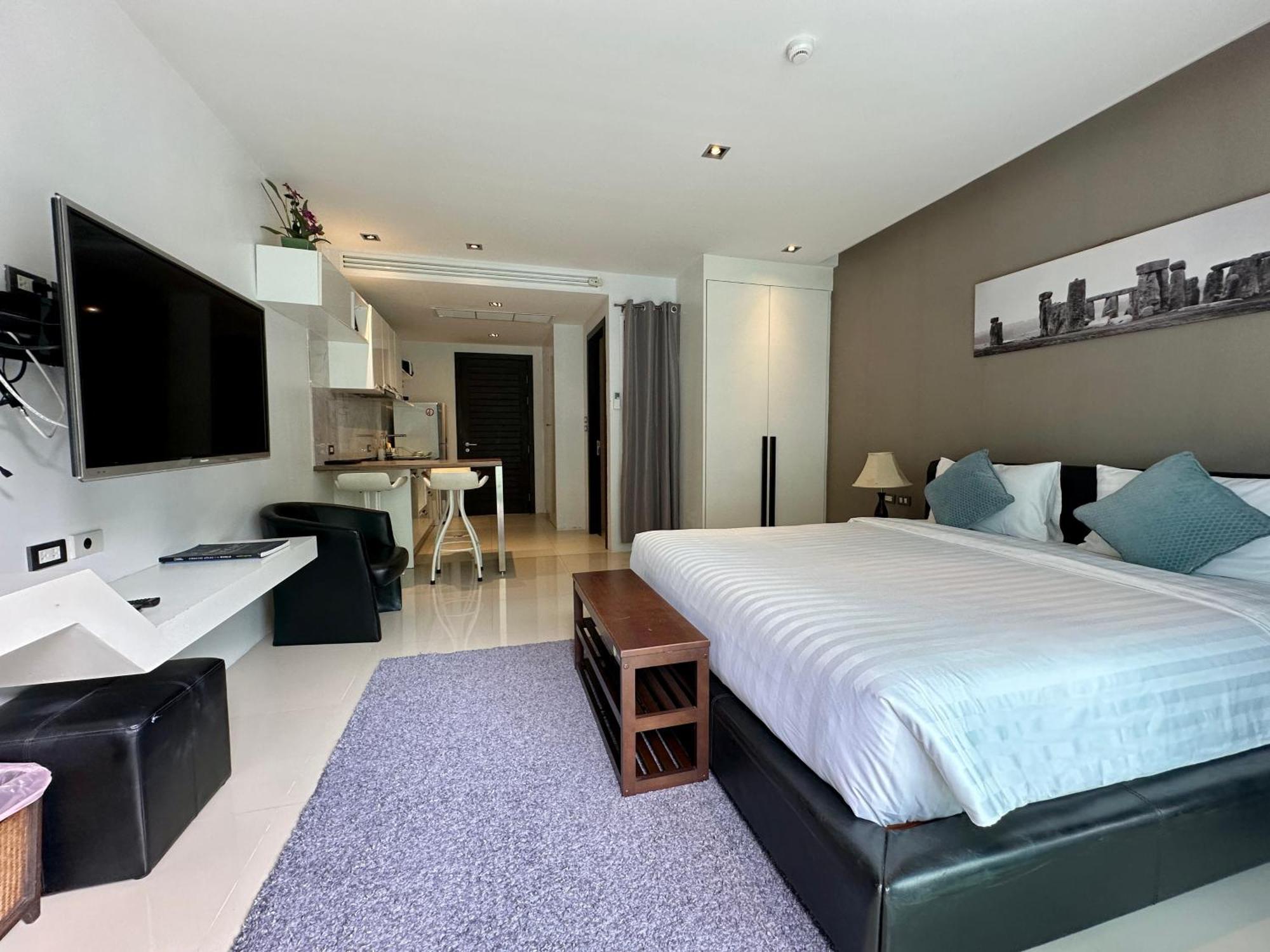 Emerald Terrace Apartment