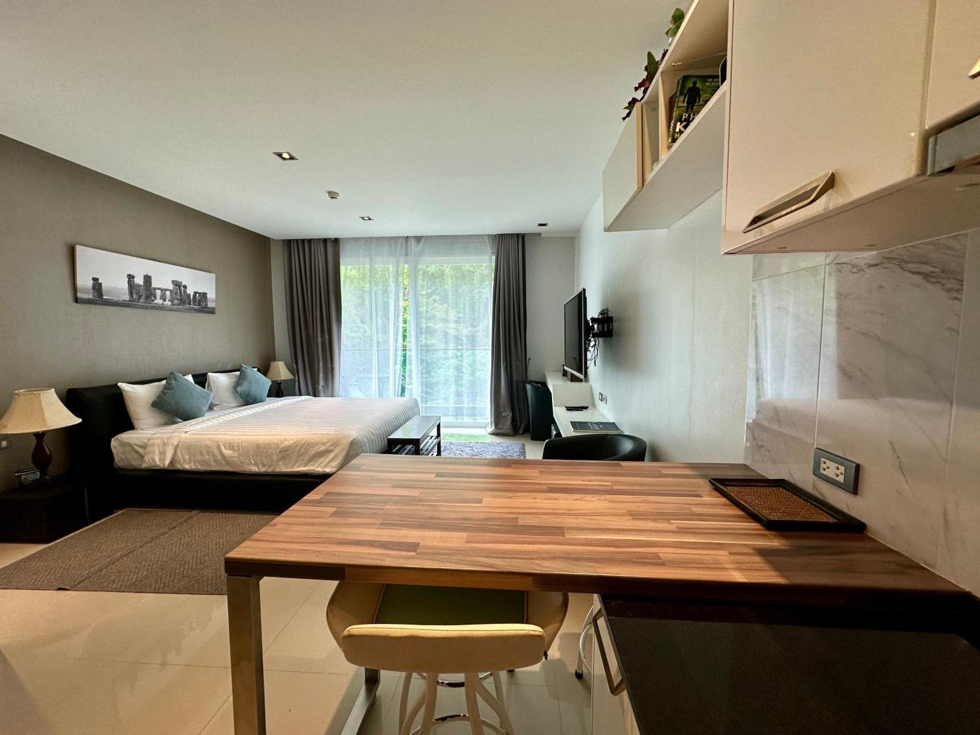 Emerald Terrace Apartment