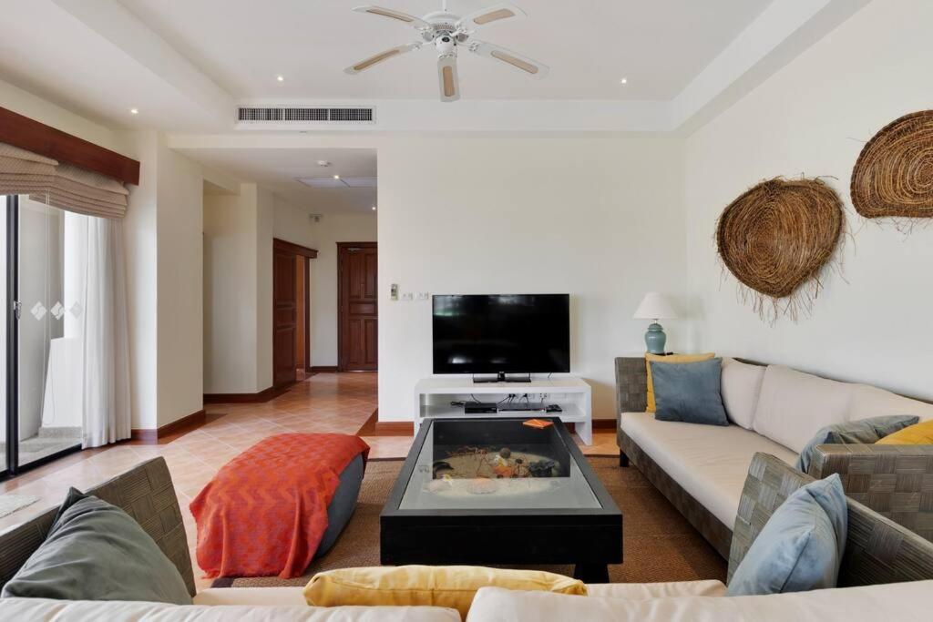 Laguna Fairway View Villa Thalang