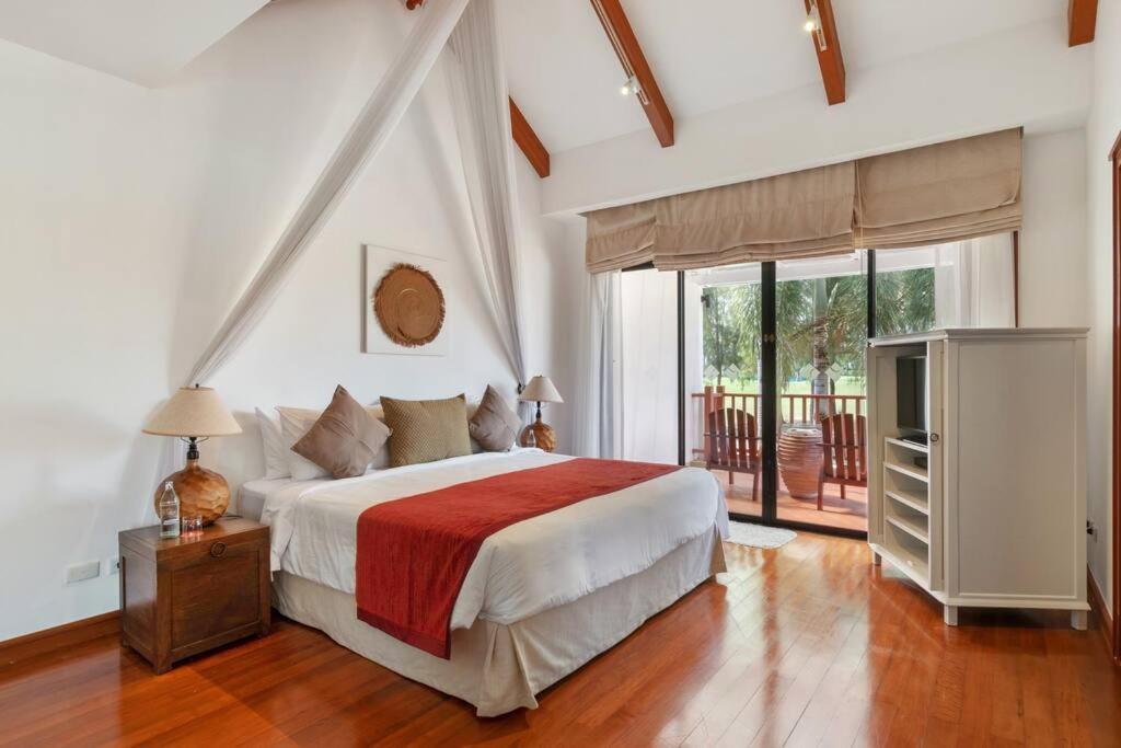 Laguna Fairway View Villa