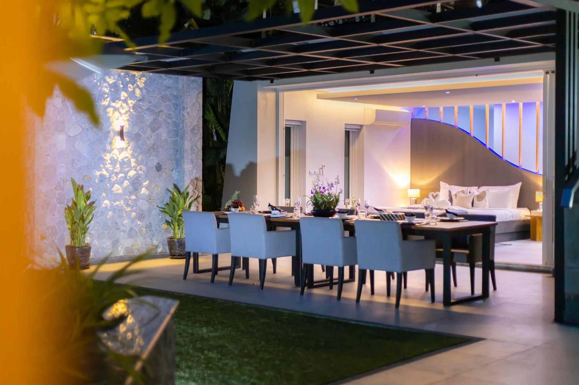 Namaste 7 Bedroom Fully Staffed Seaview Villa *