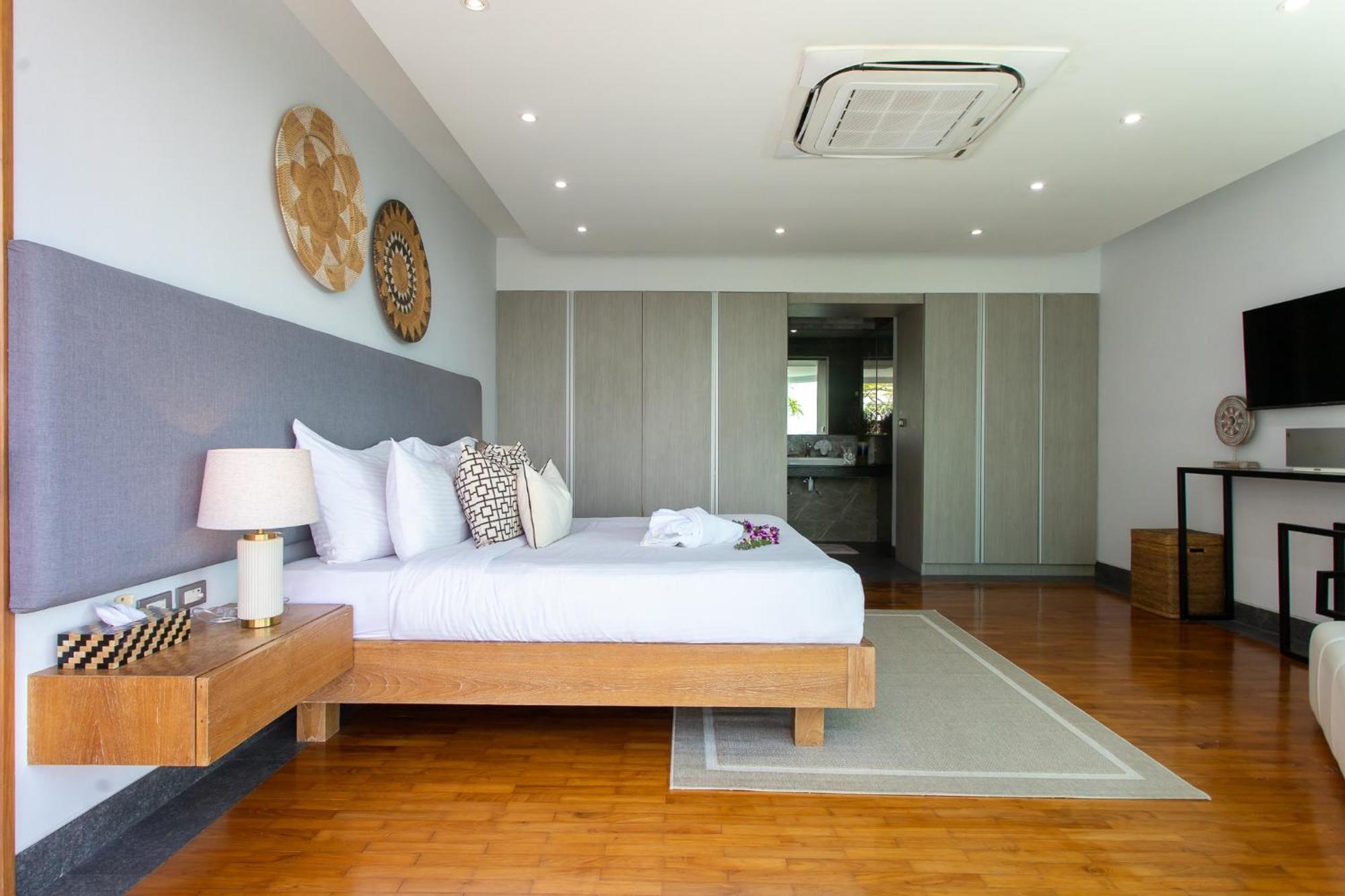 Villa Namaste 7 Bedroom Fully Staffed Seaview