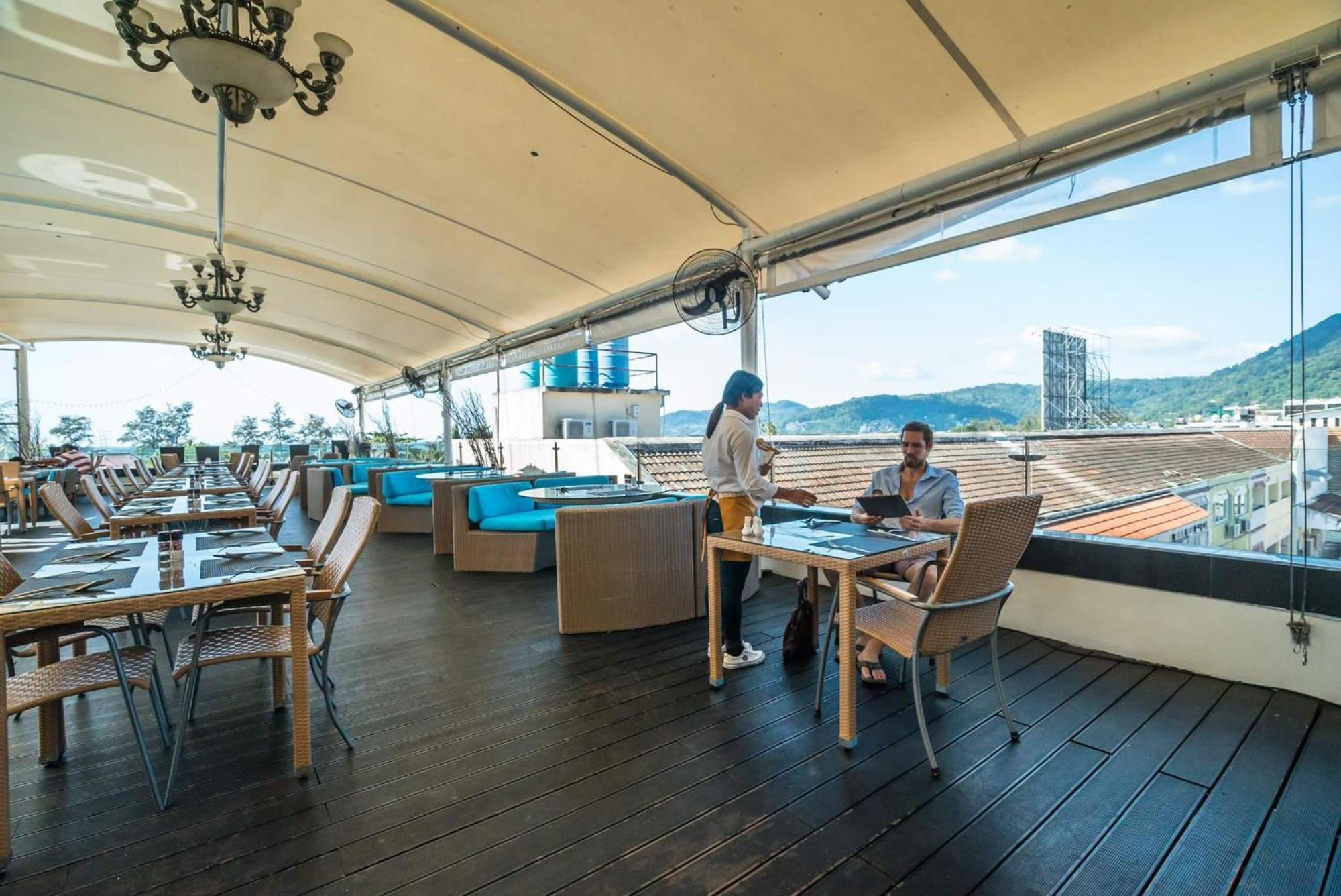 Pangsapuri 306 Promotion Modern 1 Bedroom In Bangla Road With Private Jacuzzi & Roof Pool Patong