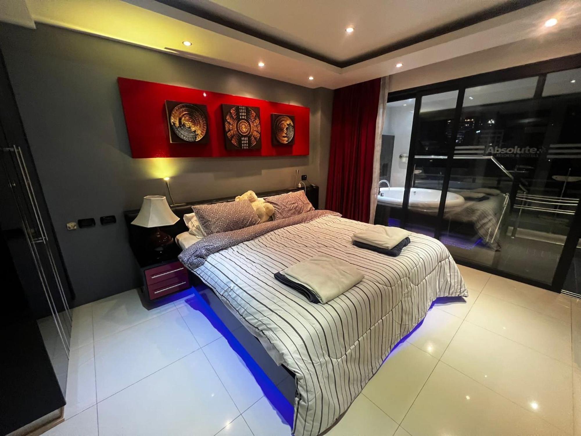 306 Promotion Modern 1 Bedroom In Bangla Road With Private Jacuzzi & Roof Pool Pangsapuri Patong