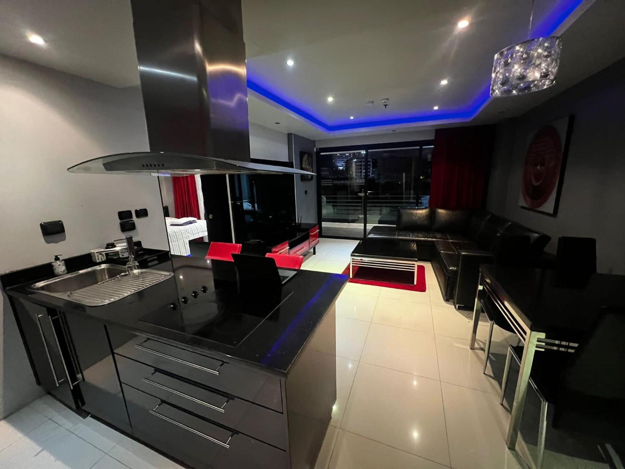 306 Promotion Modern 1 Bedroom In Bangla Road With Private Jacuzzi & Roof Pool
