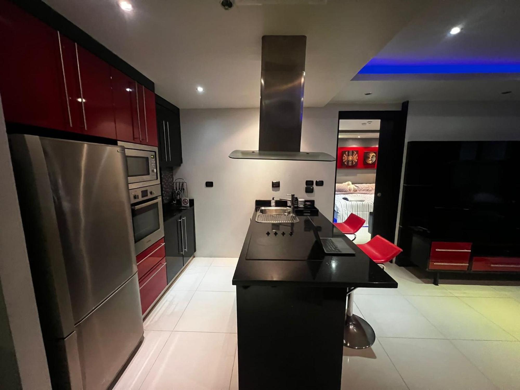 306 Promotion Modern 1 Bedroom In Bangla Road With Private Jacuzzi & Roof Pool Patong