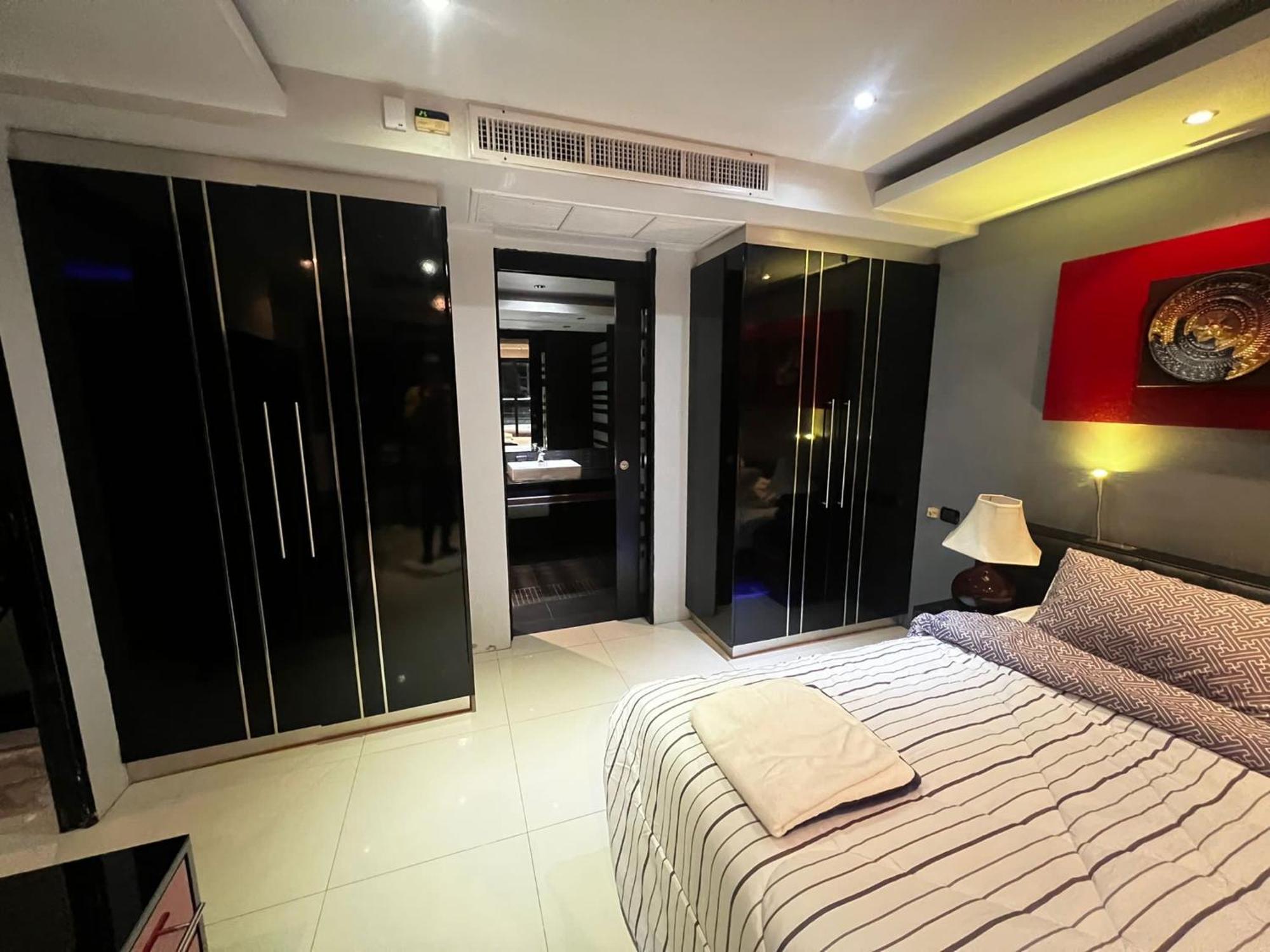 306 Promotion Modern 1 Bedroom In Bangla Road With Private Jacuzzi & Roof Pool