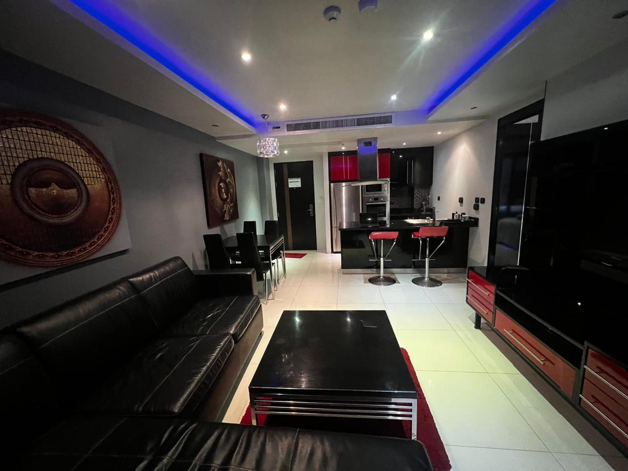 306 Promotion Modern 1 Bedroom In Bangla Road With Private Jacuzzi & Roof Pool Patong