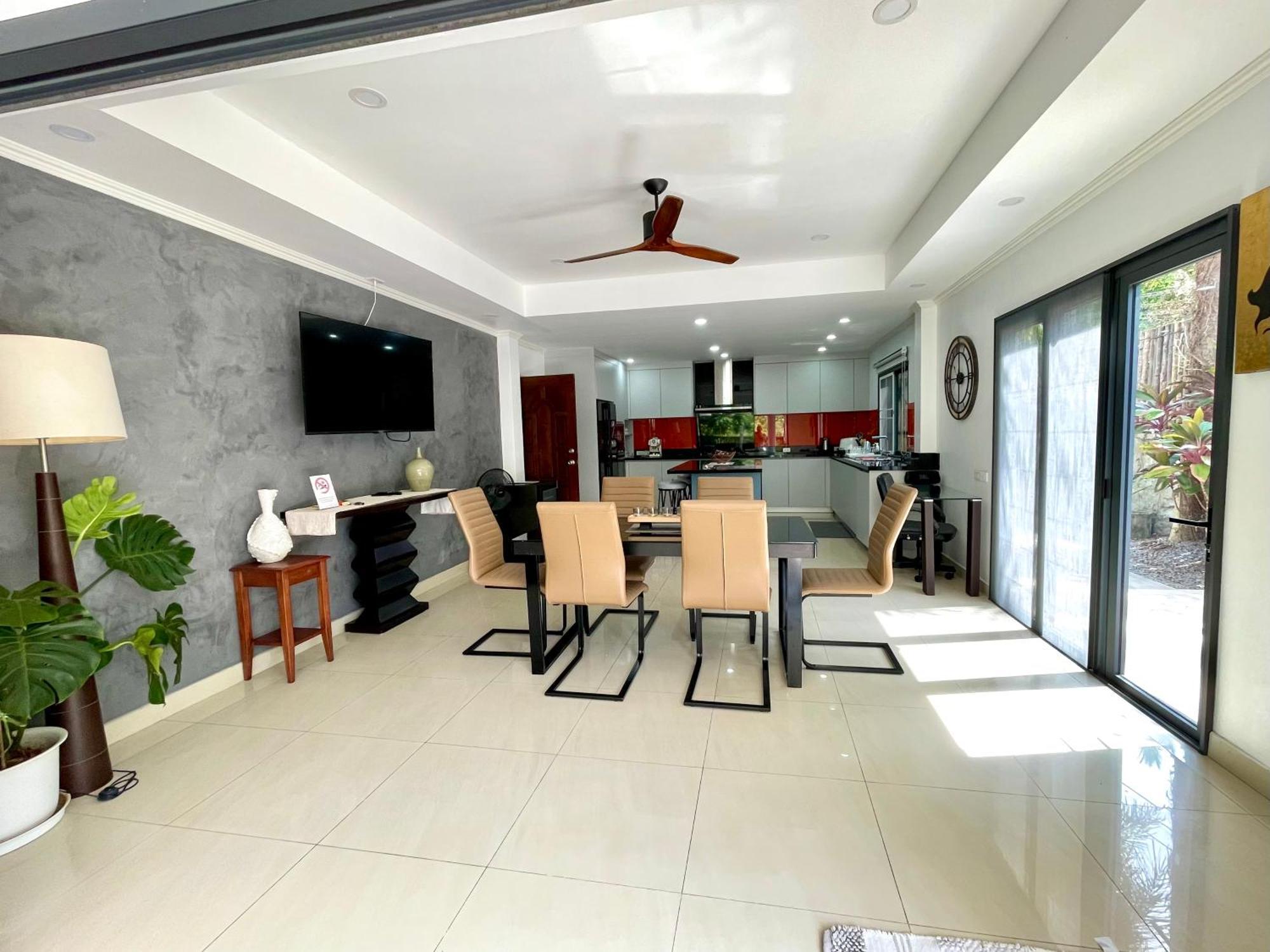Villa Kata Vista Luxury Modern 4br Private Pool *